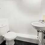 Manor House Luxury & Spacious 2br By Altoluxo Short Lets & Serviced With Free Wifi & Parking Bristol