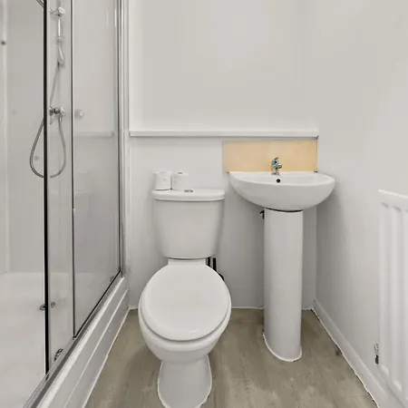 Manor House Luxury & Spacious 2br By Altoluxo Short Lets & Serviced With Free Wifi & Parking