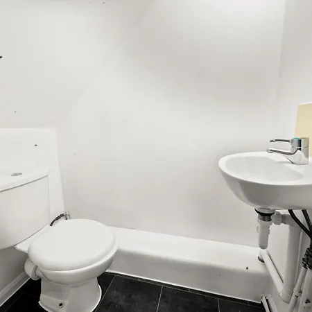 Manor House Luxury & Spacious 2br By Altoluxo Short Lets & Serviced With Free Wifi & Parking Bristol