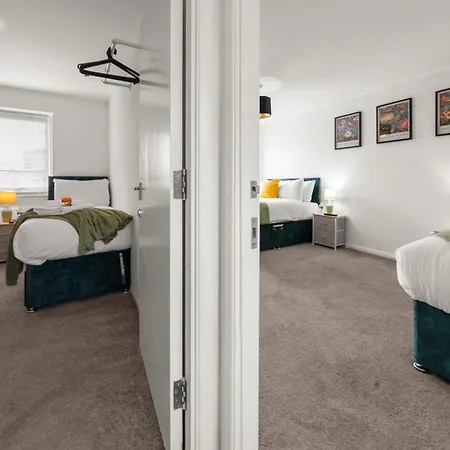 Nyaraló Manor House Luxury & Spacious 2br By Altoluxo Short Lets & Serviced With Free Wifi & Parking *