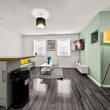 Manor House Luxury & Spacious 2br By Altoluxo Short Lets & Serviced With Free Wifi & Parking Будинок відпочинку *