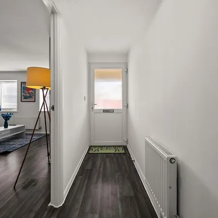 Будинок відпочинку Manor House Luxury & Spacious 2br By Altoluxo Short Lets & Serviced With Free Wifi & Parking Бристоль