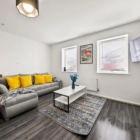 Будинок відпочинку Manor House Luxury & Spacious 2br By Altoluxo Short Lets & Serviced With Free Wifi & Parking *