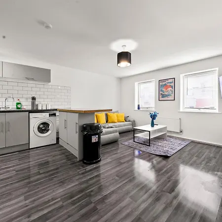 Manor House Luxury & Spacious 2br By Altoluxo Short Lets & Serviced With Free Wifi & Parking