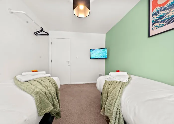 בית נופש Manor House Luxury & Spacious 2br By Altoluxo Short Lets & Serviced With Free Wifi & Parking *