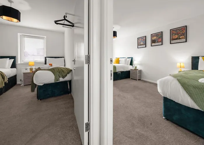 Casa de Férias Manor House Luxury & Spacious 2br By Altoluxo Short Lets & Serviced With Free Wifi & Parking *