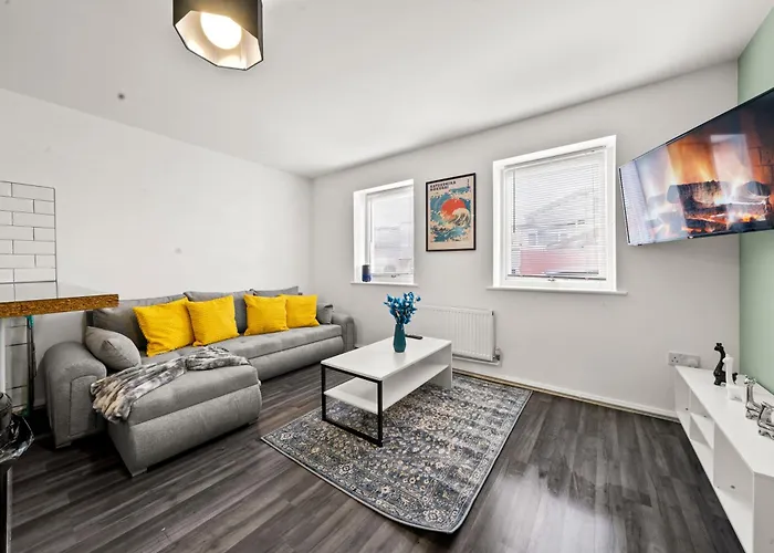 בית נופש Manor House Luxury & Spacious 2br By Altoluxo Short Lets & Serviced With Free Wifi & Parking *