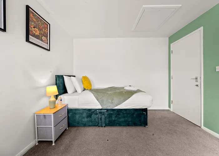 Manor House Luxury & Spacious 2br By Altoluxo Short Lets & Serviced With Free Wifi & Parking