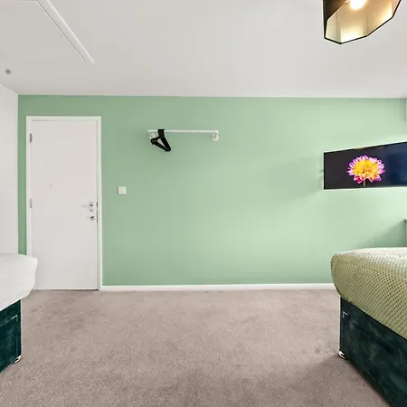 Manor House Luxury & Spacious 2br By Altoluxo Short Lets & Serviced With Free Wifi & Parking Prázdninový dům *