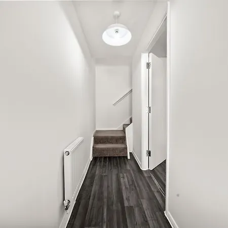 Manor House Luxury & Spacious 2br By Altoluxo Short Lets & Serviced With Free Wifi & Parking Prázdninový dům Bristol