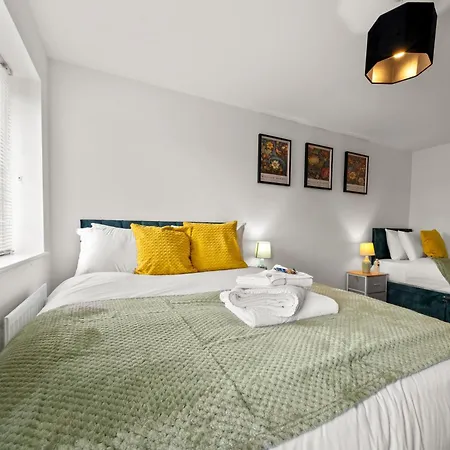 Manor House Luxury & Spacious 2br By Altoluxo Short Lets & Serviced With Free Wifi & Parking *