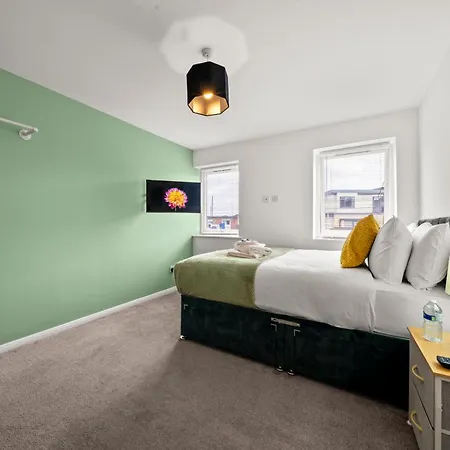 Manor House Luxury & Spacious 2br By Altoluxo Short Lets & Serviced With Free Wifi & Parking 布里斯托