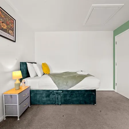 Manor House Luxury & Spacious 2br By Altoluxo Short Lets & Serviced With Free Wifi & Parking