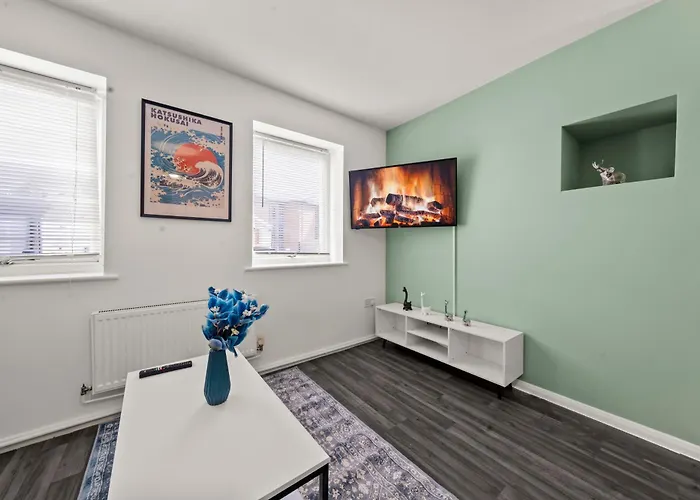 Manor House Luxury & Spacious 2br By Altoluxo Short Lets & Serviced With Free Wifi & Parking 別荘 *