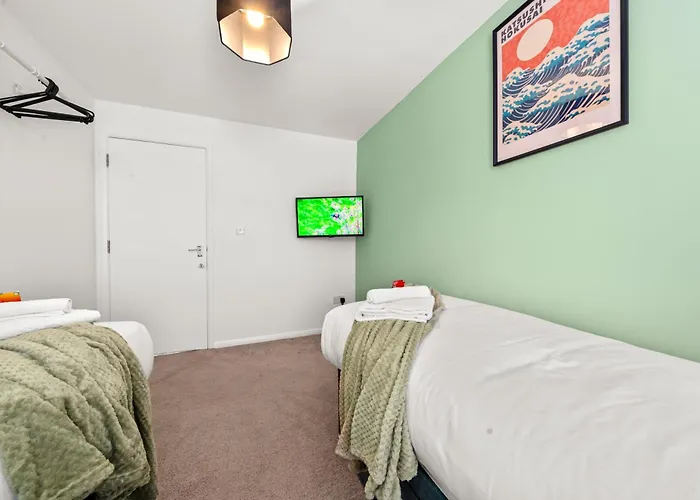 Manor House Luxury & Spacious 2br By Altoluxo Short Lets & Serviced With Free Wifi & Parking *