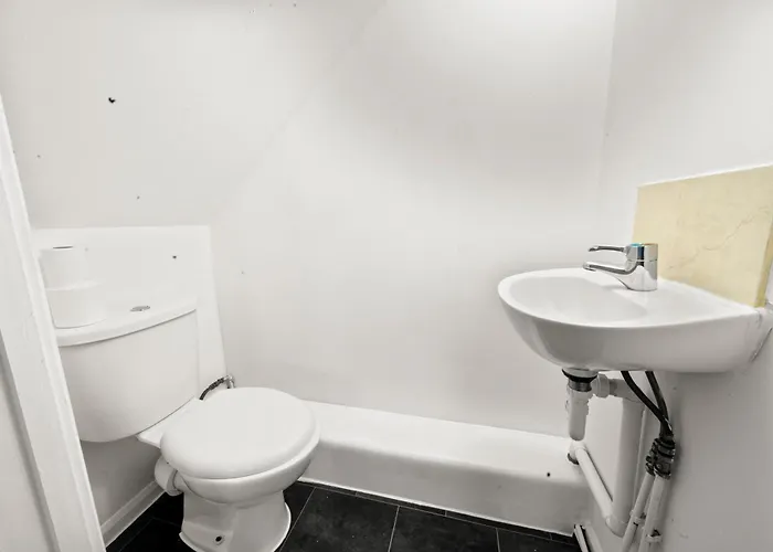 Manor House Luxury & Spacious 2br By Altoluxo Short Lets & Serviced With Free Wifi & Parking ブリストル