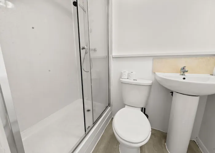 Manor House Luxury & Spacious 2br By Altoluxo Short Lets & Serviced With Free Wifi & Parking 別荘