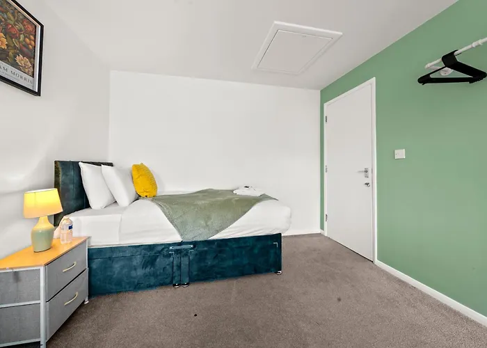 別荘 Manor House Luxury & Spacious 2br By Altoluxo Short Lets & Serviced With Free Wifi & Parking *